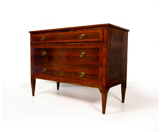 Rosewood veneered chest of drawers, late 18th-early 19th century