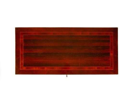 Rosewood veneered chest of drawers, late 18th-early 19th century