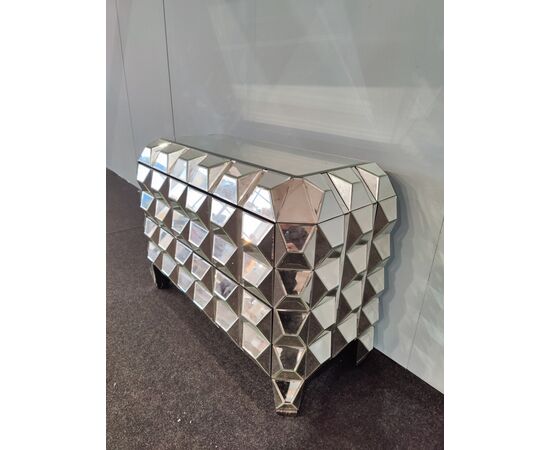 Particolare comò con specchi - 120 x 45 cm