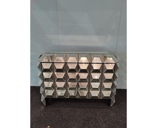 Particolare comò con specchi - 120 x 45 cm
