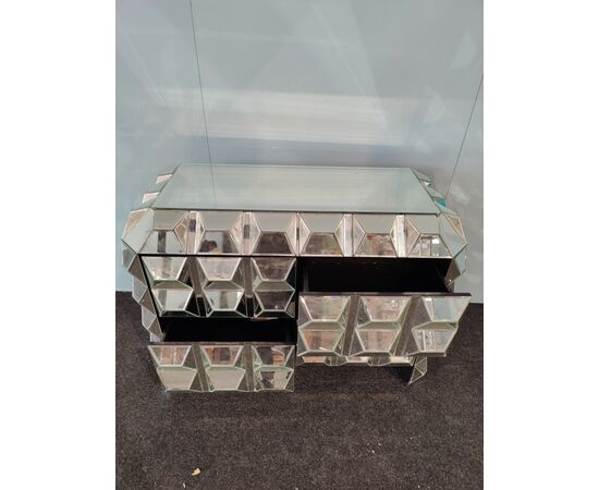 Particolare comò con specchi - 120 x 45 cm
