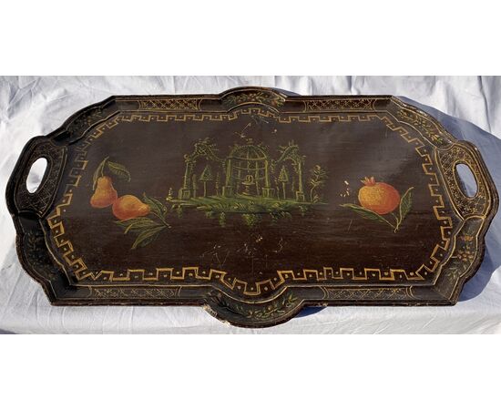 Lacquered and painted wooden tray. Venice, 18th century.