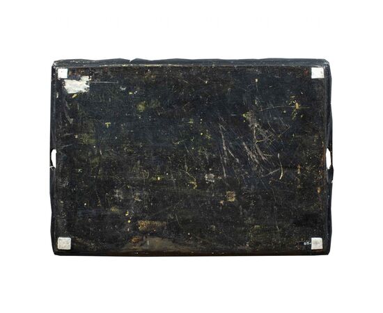 Lacquered and painted wooden tray. Venice, 18th century.
