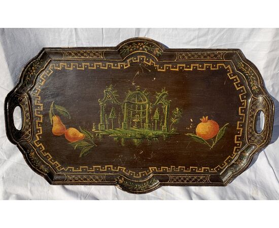 Lacquered and painted wooden tray. Venice, 18th century.