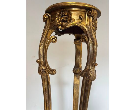 Carved and gilded wooden pedestal table. Lombardy, mid-19th century