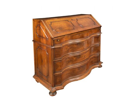 Walnut chest of drawers with drop-leaf. Italy, 18th century.