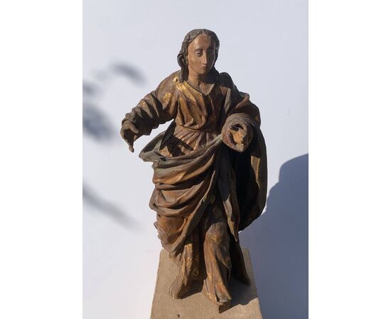Carved and painted wooden sculpture - Figure of a saint - Italy, 17th-18th century.