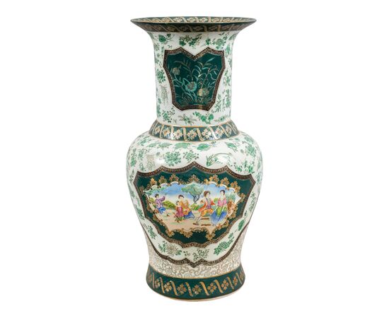 Painted porcelain centerpiece vase. Canton, China, early 20th century. Painted porcelain centerpiece vase. Canton, China, early 20th century.