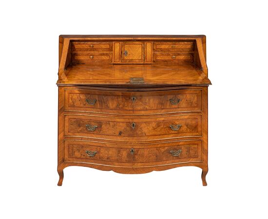 Walnut drop-front chest of drawers. Venice, second half of the 18th century.