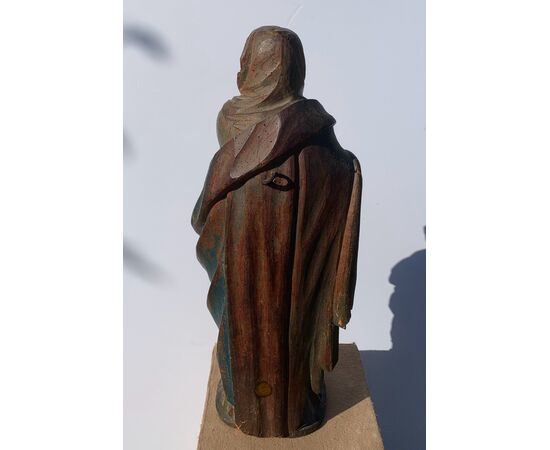 Carved and painted wooden sculpture - Praying Madonna - Italy, 17th-18th century.