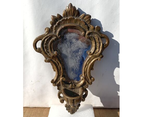 Gilded wooden stoup. Italy, 18th century.