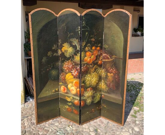 Painted leather screen. Italy, 19th century.