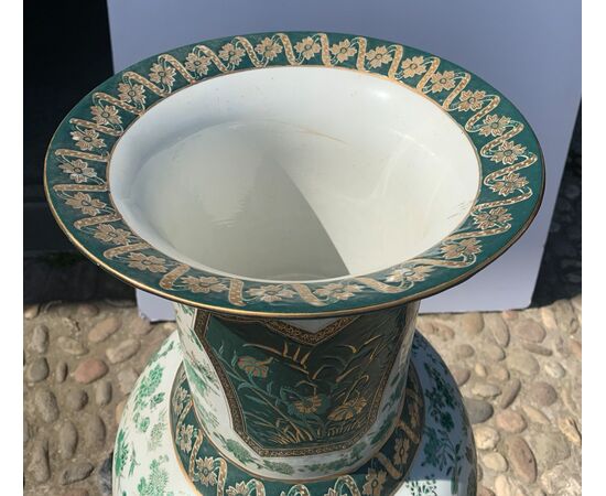 Painted porcelain centerpiece vase. Canton, China, early 20th century. Painted porcelain centerpiece vase. Canton, China, early 20th century.