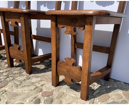 Six friar chairs in solid walnut. Friuli, 17th century.
