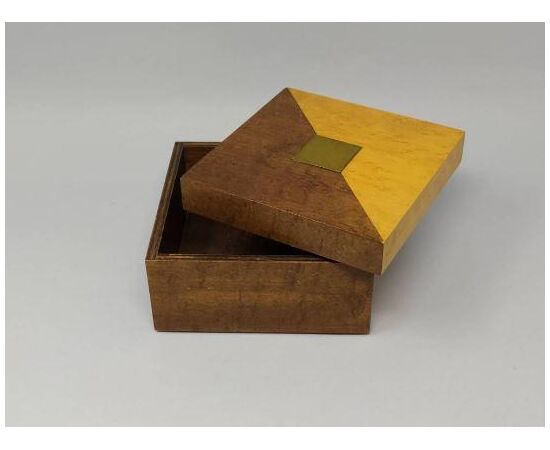 1970s Vintage Astonishing Birdeye Maple Box