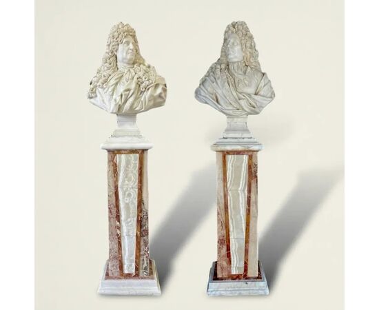 
Coppia di Grandi Busti in Marmo su Colonne