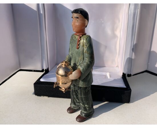Small sculpture in different marbles and hard stones - Young man with samovar. Probably Russia, 19th-20th century.