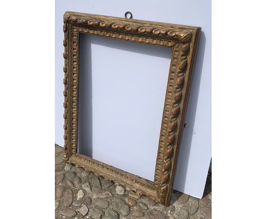 Baroque frame in carved, sculpted and gilded wood. Tuscany, 17th century.