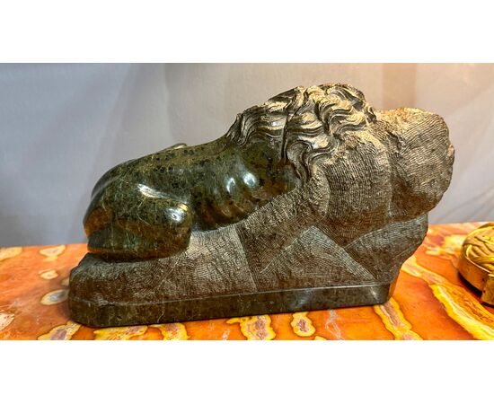 GRAND TOUR MARLE SCULPTURE OF THE LION OF LUCERNE - 19th century.