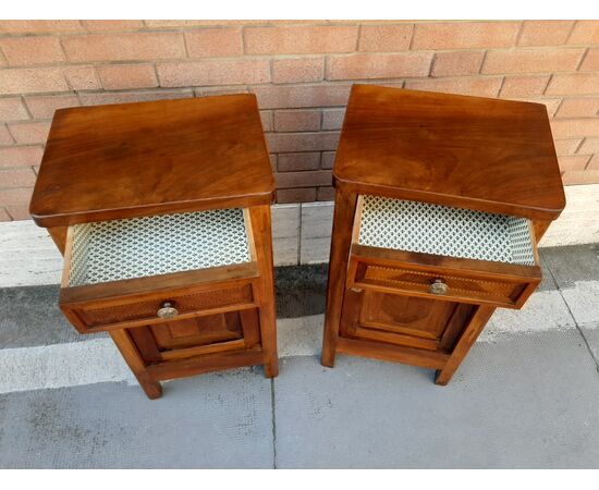 PAIR OF EARLY 1900s ECLECTIC ART NOUVEAU WALNUT BURL BEDSIDE TABLES