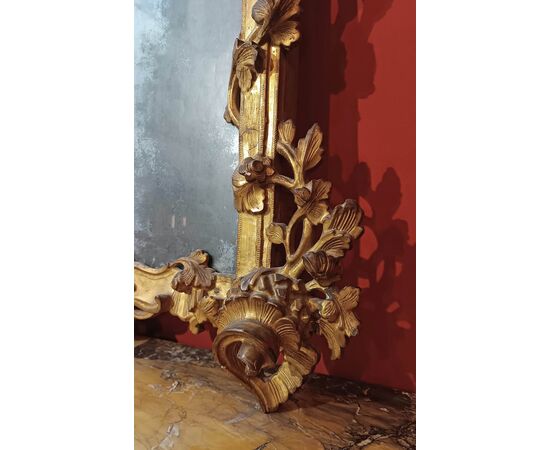 LOUIS XV GILT MIRROR, MID-18TH CENTURY