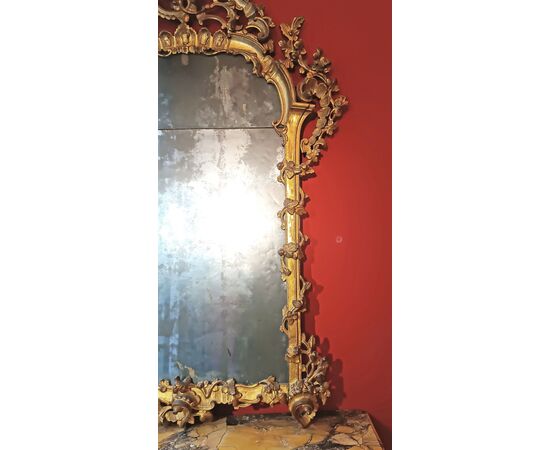 LOUIS XV GILT MIRROR, MID-18TH CENTURY