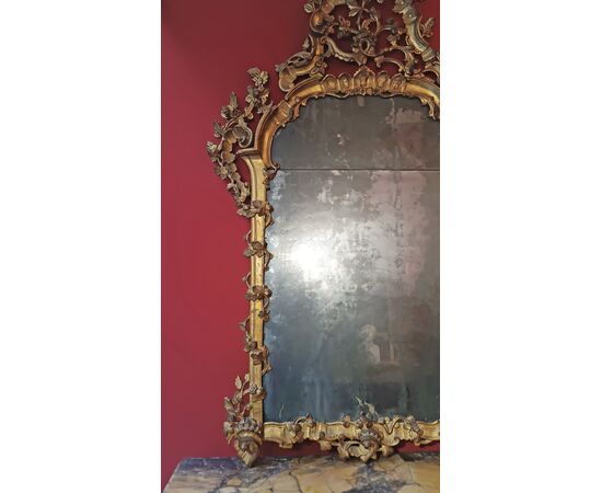 LOUIS XV GILT MIRROR, MID-18TH CENTURY