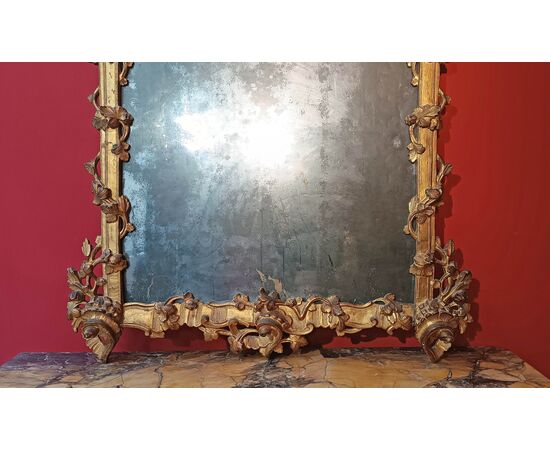 LOUIS XV GILT MIRROR, MID-18TH CENTURY