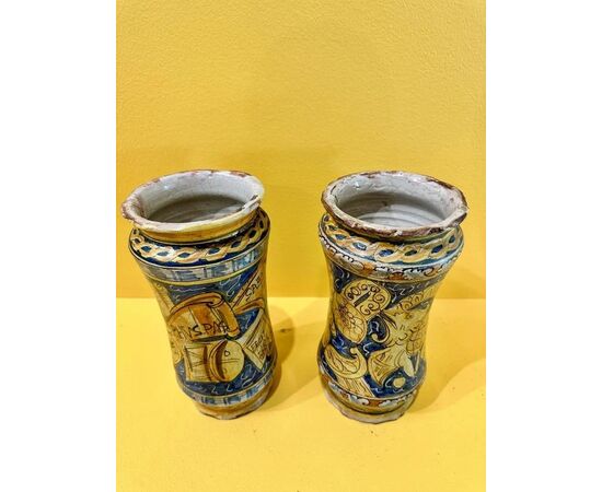 
Coppia di Albarelli in Maiolica Siciliana XIX secolo