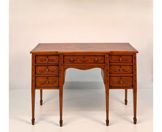 Scrivania in satinwood dipinto in policromia, Inghilterra, XIX secolo