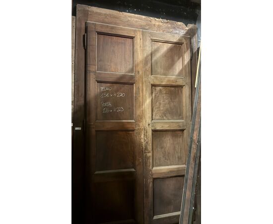 STIP225 - N. 4 walnut convent wall jambs, complete with frame, 18th century, different sizes
