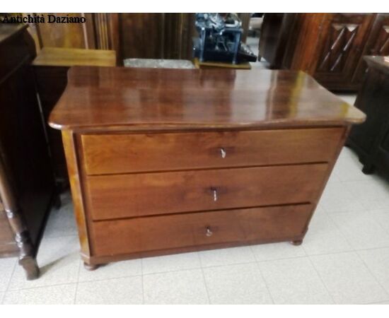 Oak chest of drawers
