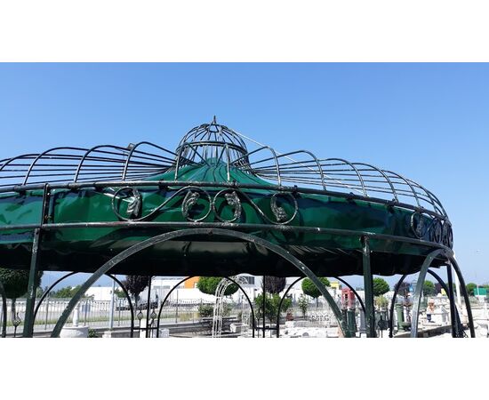 Gazebo in ferro pieno con copertura
