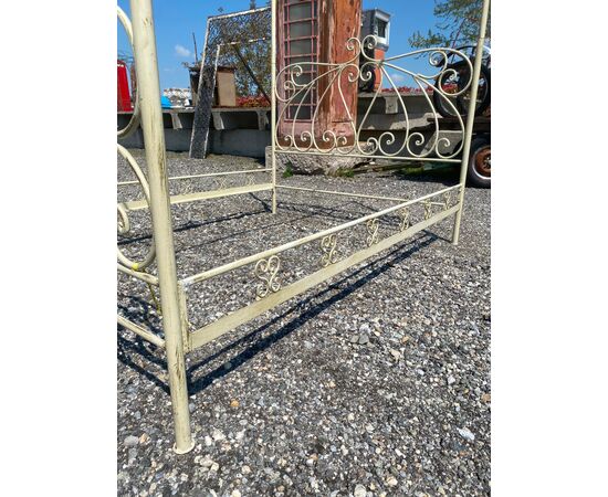 Wrought iron canopy bed