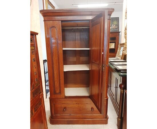 One-door wardrobe