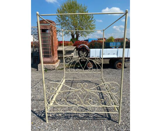Wrought iron canopy bed