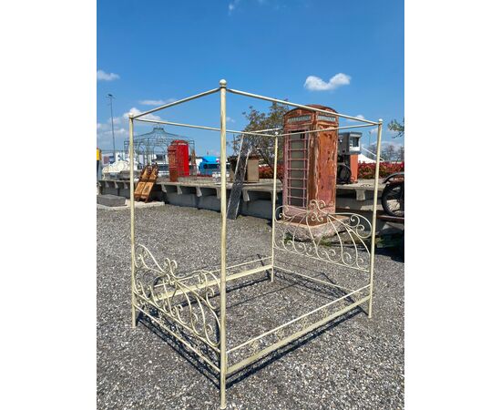 Wrought iron canopy bed