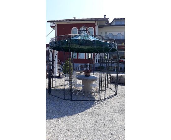 Gazebo in ferro pieno con copertura