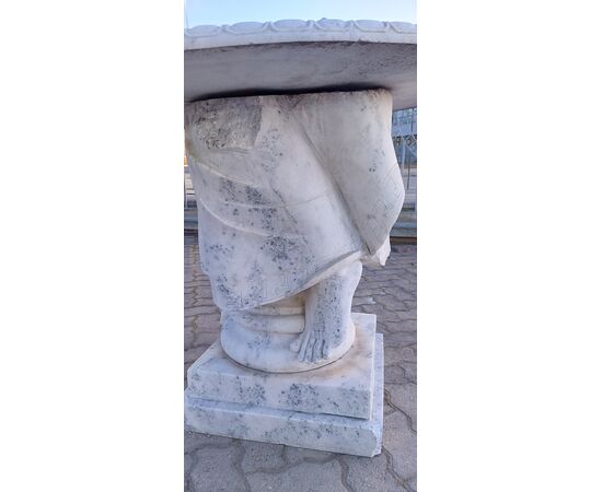 Tavolo rotondo in marmo