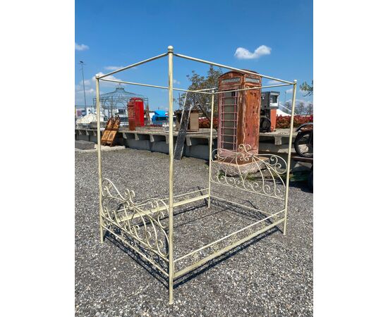 Wrought iron canopy bed
