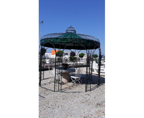 Gazebo in ferro pieno con copertura