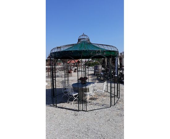 Gazebo in ferro pieno con copertura