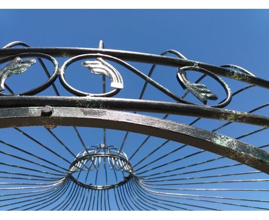 Gazebo in ferro pieno con copertura