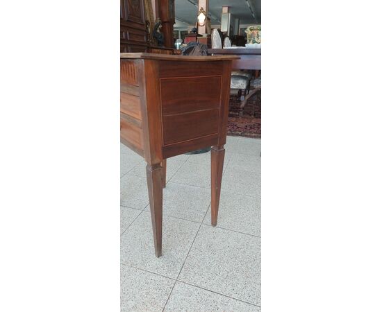 Small table with Luigi XVI inlays