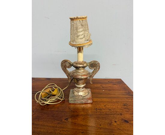 Antico lume porta palme, XVI, in legno e argento meccato, 36x19cm