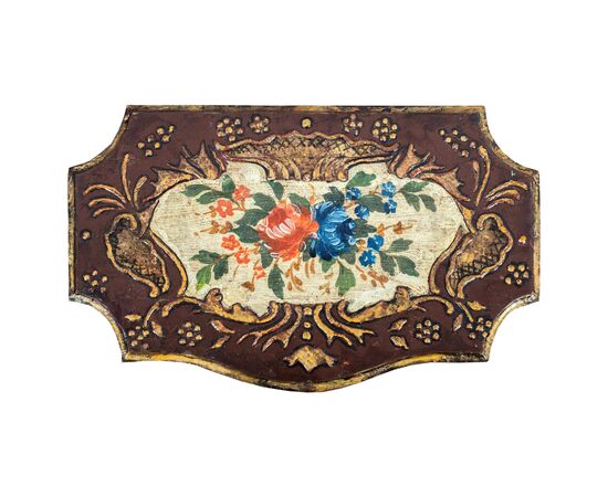 Carved, lacquered, and painted wooden jewelry box. Venice, 18th-19th century.