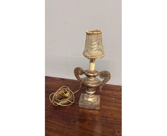 Antique palm-bearing lamp, 16th century, in wood and mecca silver, 36x19cm