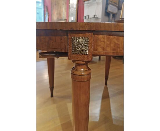 MID-19th CENTURY THUJA ROOT DINING TABLE