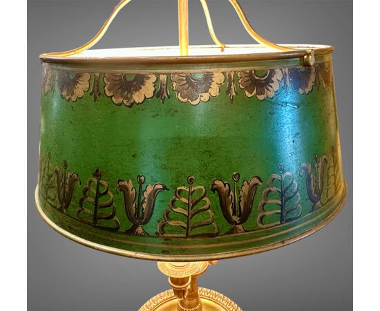 Lampada Bouillotte in bronzo dorato e paralume in metallo dipinto, primo '900.