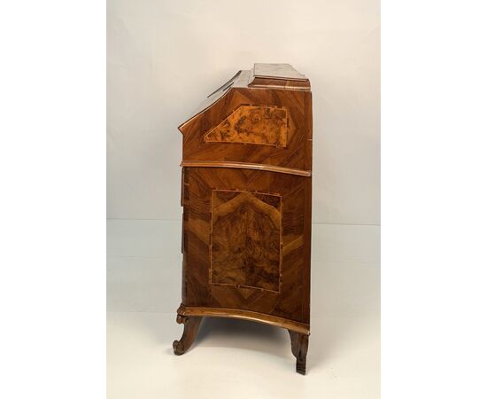 Walnut and burr walnut veneered drop-front chest of drawers, Lombardy (Brescia), 18th century